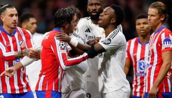 real madridin 4 yildizi hakkinda seyirciye karsi uygunsuz hareketler yaptiklari gerekcesiyle sorusturma acildi VrZNAx8y