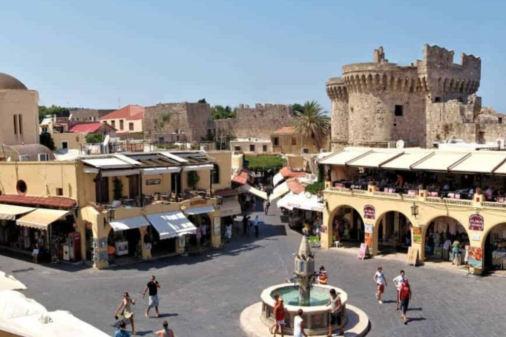 rodos adasinda kamu gorevlilerine yolsuzluk operasyonu 20den fazla tutuklama RX6lMxfj