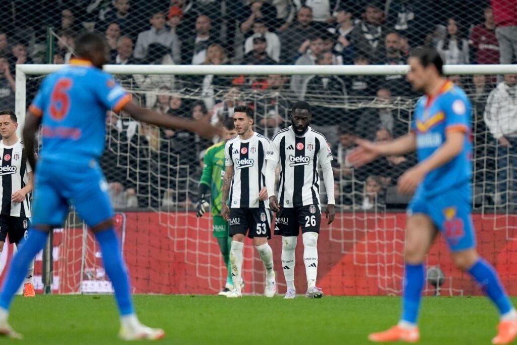 romulo hat trick yapti besiktas ziraat turkiye kupasinda goztepeye elendi 3Dz5Q2dY