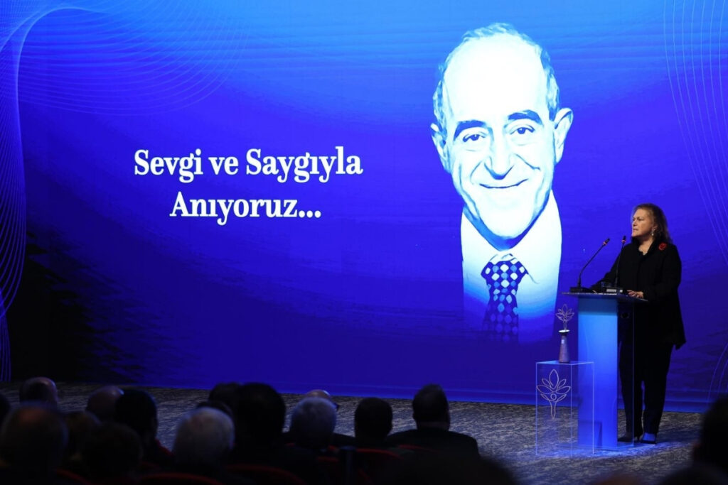 sakip sabanci vefatinin 21inci yilinda uluslararasi arastirma odulleri ile anildi gAQDwGUW