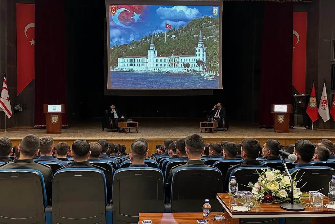 selcuk bayraktar harbiyelilerle once iftar yapti sonra milli teknolojiyi konustu 2 WSC2KgBY