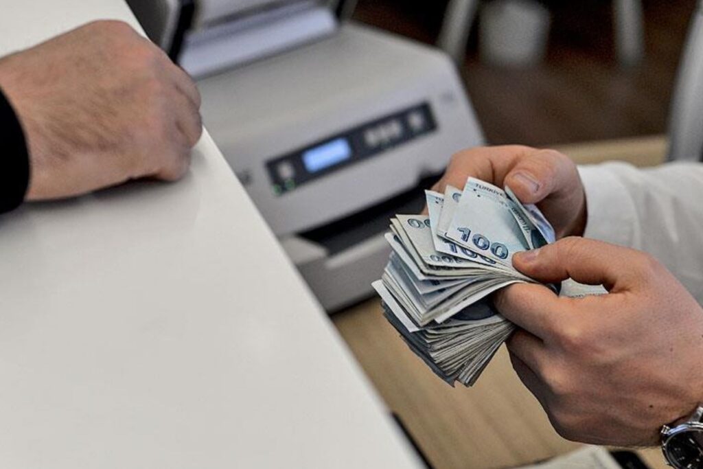 sgk emekli ikramiyesinde fark odeme tarihini acikladi x8d2iMF3