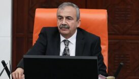 sirri sureyya onder hastaneye kaldirildi lYjdZtLB