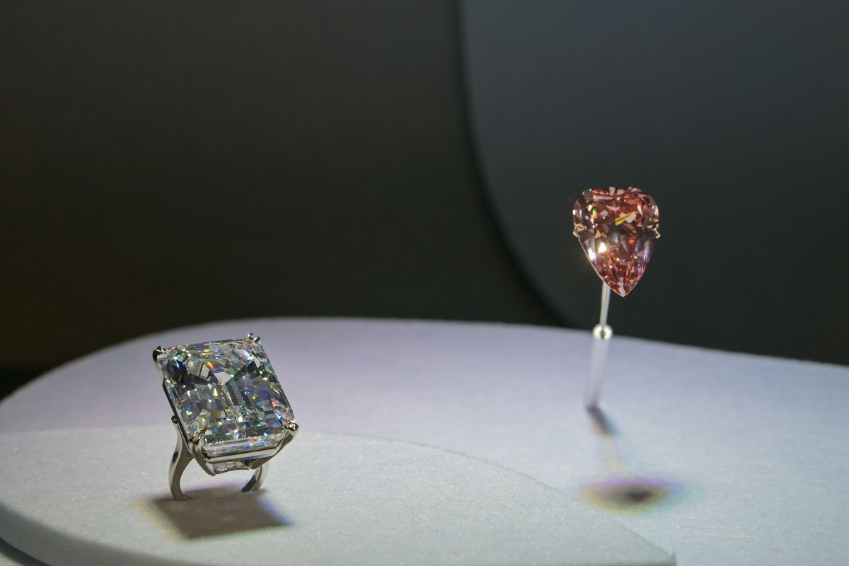 sothebys abu dabide nadir bulunan renkli elmaslari sergiliyor 3 gQqTkTOH
