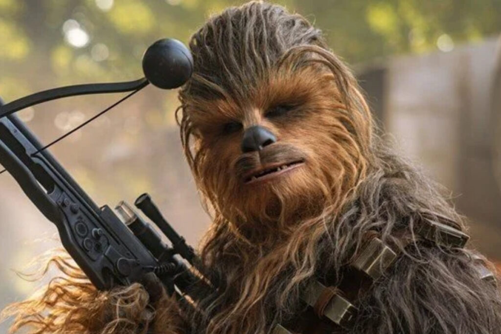star wars uclemesinde kullanilan chewbacca karakterinin ikonik yayli silahi acik artirmada satildi s5xvs7wa