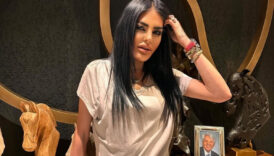 sureyya yalcin vefat eden babasi faruk yalcinin fotografi basinda poz verdi 7dJNqfCL