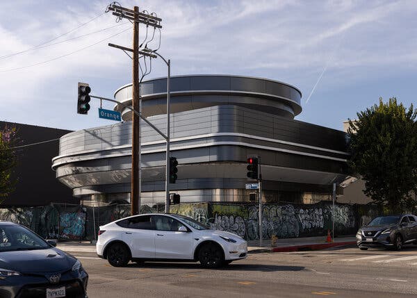 tesla restorana trump darbesi tedarikci sikintisi siyasi gerilimler ve tesla hisselerindeki sert dusus nedeniyle 5LMkCIs2