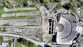 tlos tiyatrosu 8bin 500 kisilik gorkemiyle yeniden doguyor 8EbCyrCq