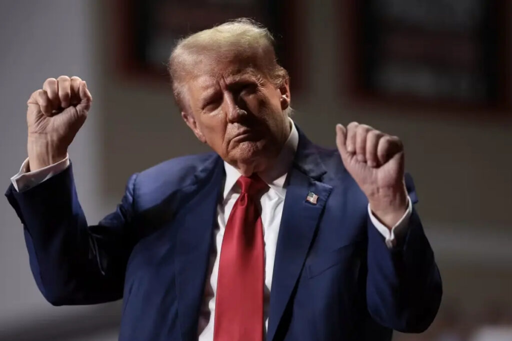 trump bircok eski hukumet yetkilisinin guvenlik iznini iptal etti f1UyUVpF