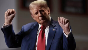 trump bircok eski hukumet yetkilisinin guvenlik iznini iptal etti f1UyUVpF