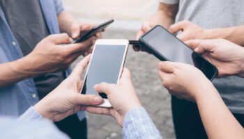 turk insani gunde 4 saat 4 dakikayi cep telefonunda geciriyor Cv5sJPez