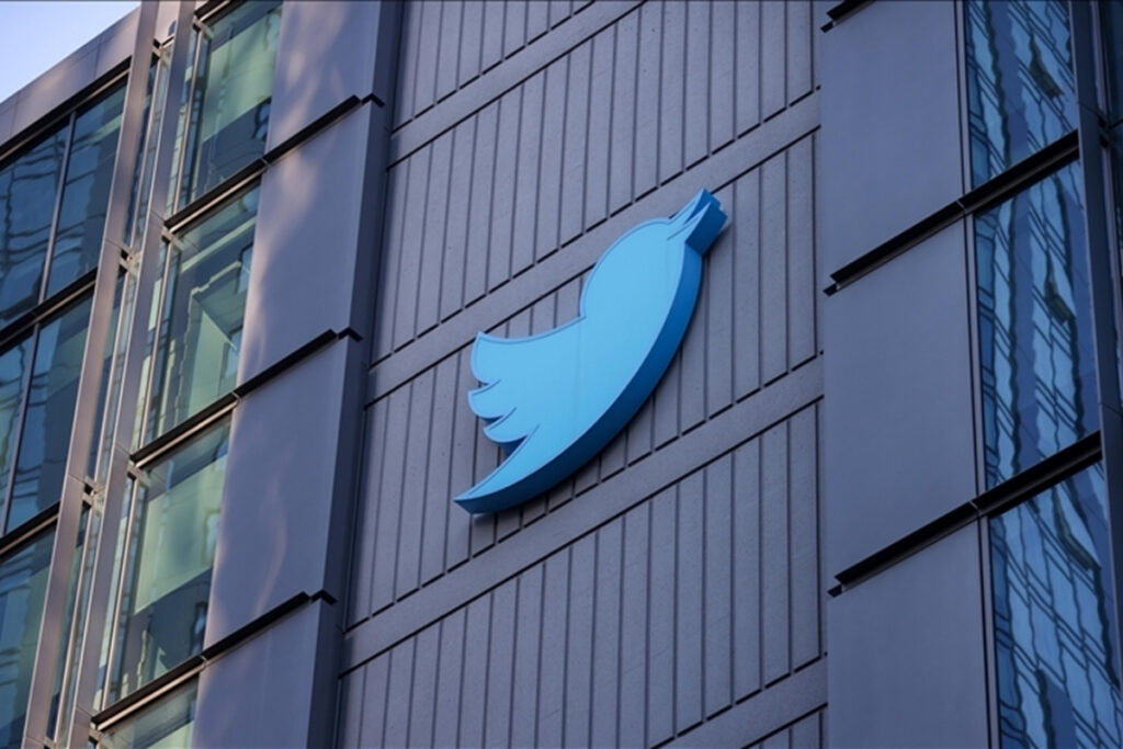 twitterin ikonik kusu larry ucuza gitti SqszpWP6
