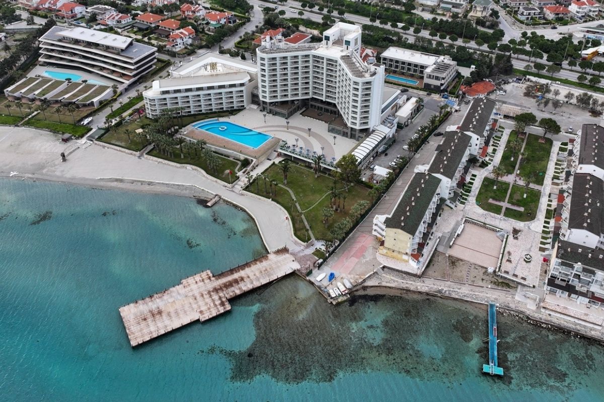 uzayan bayram tatili otel rezervasyonlarini hareketlendirdi doluluk oranlari yukseliyor 0 VaqkM95m