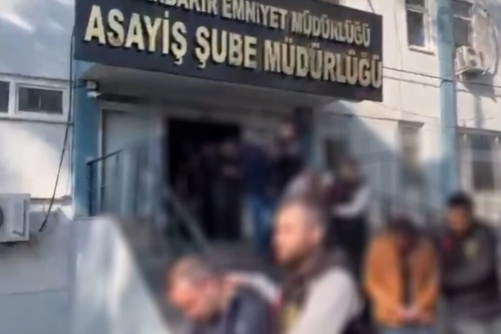 yedek parca satacagiz diyerek 229 milyon tllik vurgun yaptilar 2I9hQRdS