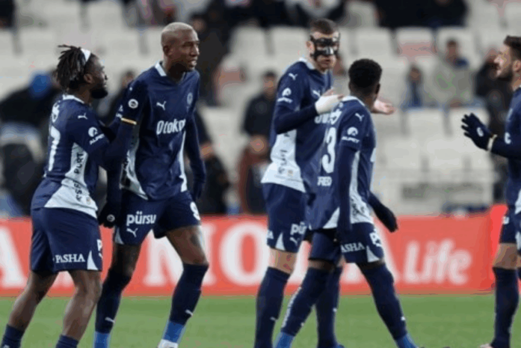 zirve takibini surduren fenerbahce sivasta hata yapmadi 3 puani 3 golle aldi lial6q56