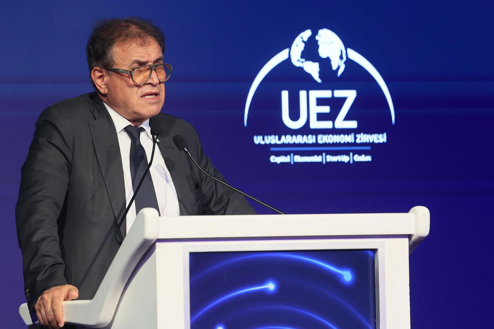25 ceo uluslararasi ekonomi zirvesinde kriz kahini roubini ile kapali oturumda bulustu 0 kvXQDvXX