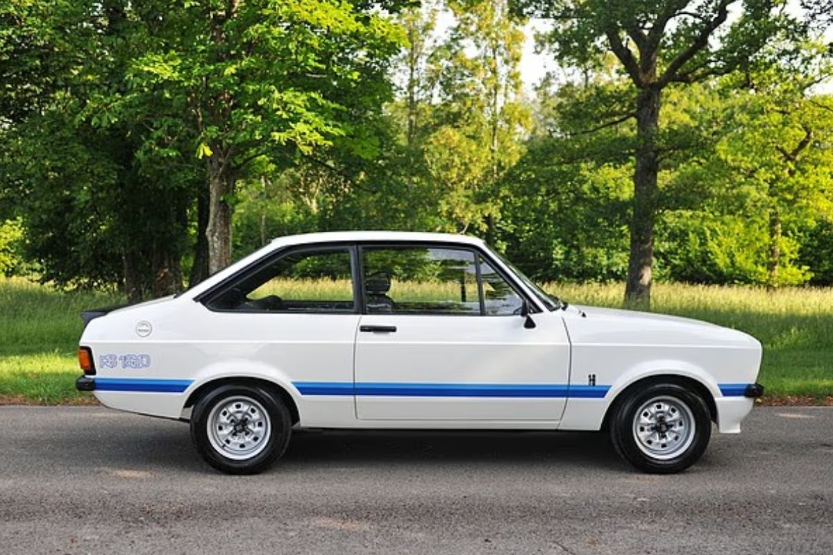 50 yillik efsane rekor kirdi ford escort mkii rs1800 muzayedede yaklasik 359 bin 714 3UYEBSu2