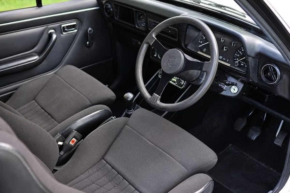 50 yillik efsane rekor kirdi ford escort mkii rs1800 muzayedede yaklasik 359 bin 714 nzfbT5kO