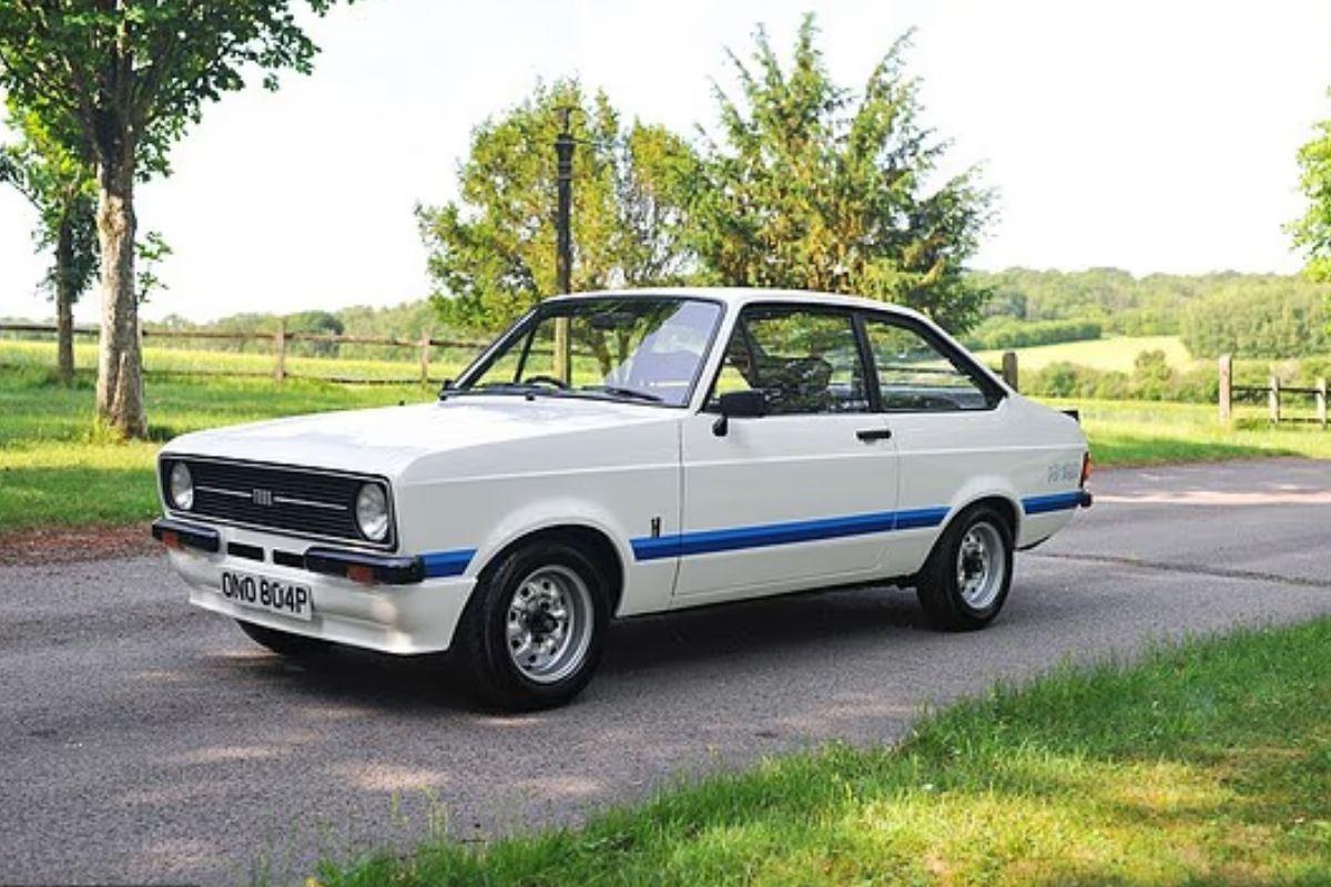 50 yillik efsane rekor kirdi ford escort mkii rs1800 muzayedede yaklasik 359 bin 714