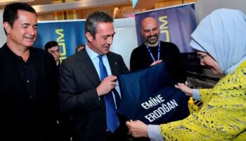 ali koc emine erdogana fenerbahce formasi hediye etti 1mBQnVyS