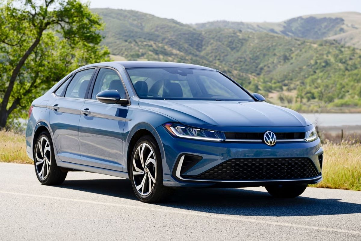 alman otomotiv devi volkswagen gumruk tarifeleri nedeniyle yilin ilk yarisinda 15 milyar dolarlik zarar OmW72nzS