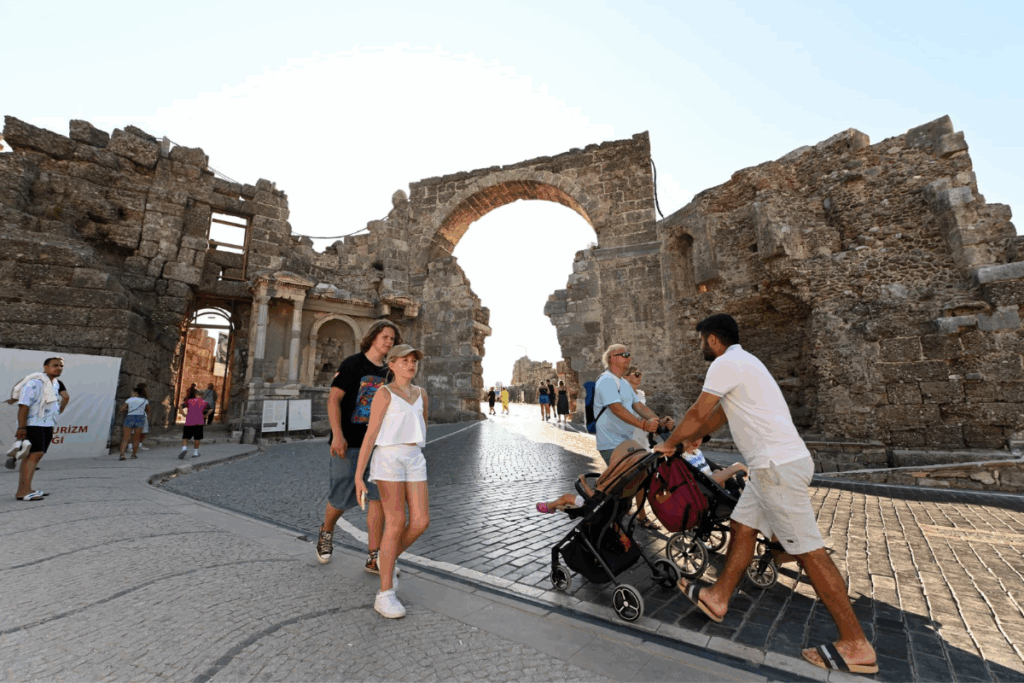 antalya bir gunde 104359 yabanci ziyaretciyle tum zamanlarin rekorunu kirdi WpCqwiTQ