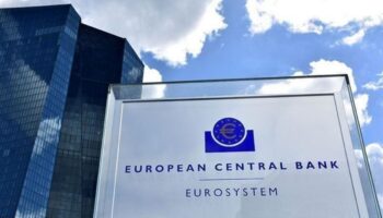 avrupa merkez bankasi faiz oranlarini dusurdu ticaret gerginlikleri nedeniyle buyume gorunumunun kotulestigi uyarisinda bulundu D8wFCnvY