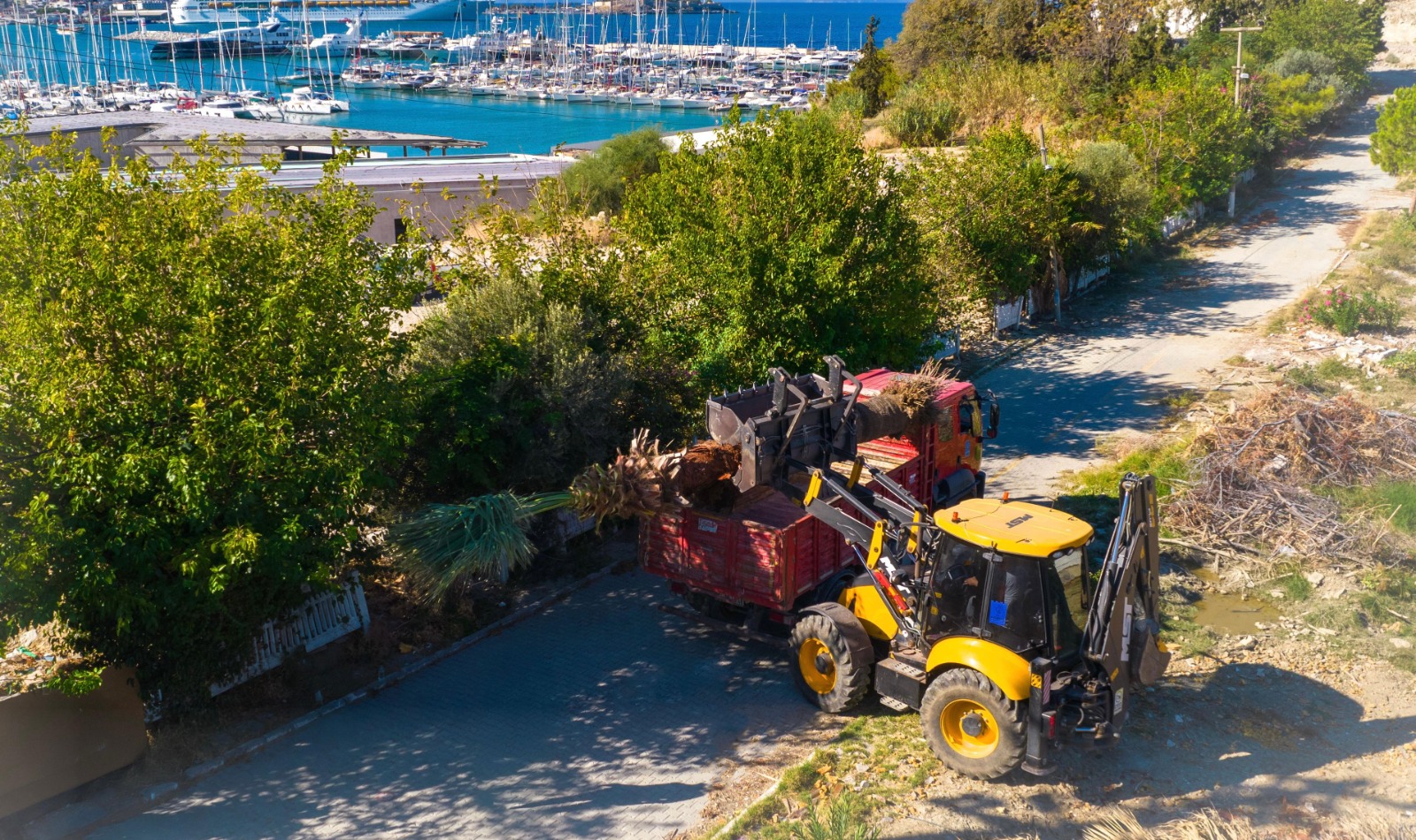 aydinin kusadasi ilcesinin simgelerinden olan kismet oteldeki insaat faaliyetleri tartismalari da beraberinde getirdi 3 mUn49VVM