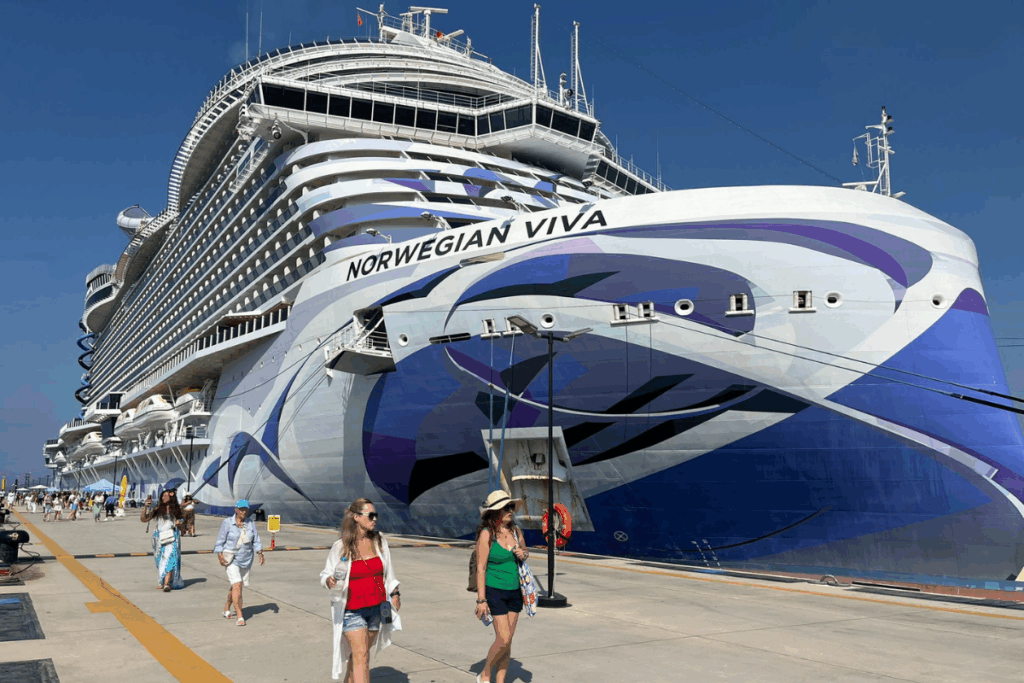 bahamalar bayrakli norwegian viva bodruma ilk seferinde 3 bin 581 yolcusu getirdi x9myT74J