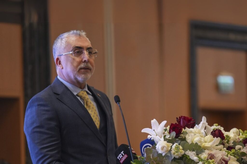 bakan isikhandan kamu iscisinin zam gorusmeleriyle ilgili aciklama 2WIXcjHP