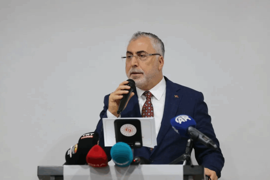 calisma ve sosyal guvenlik bakani vedat isikhan terorun turkiyeye maliyeti 2 trilyon dolar oldu BEaimt6Z