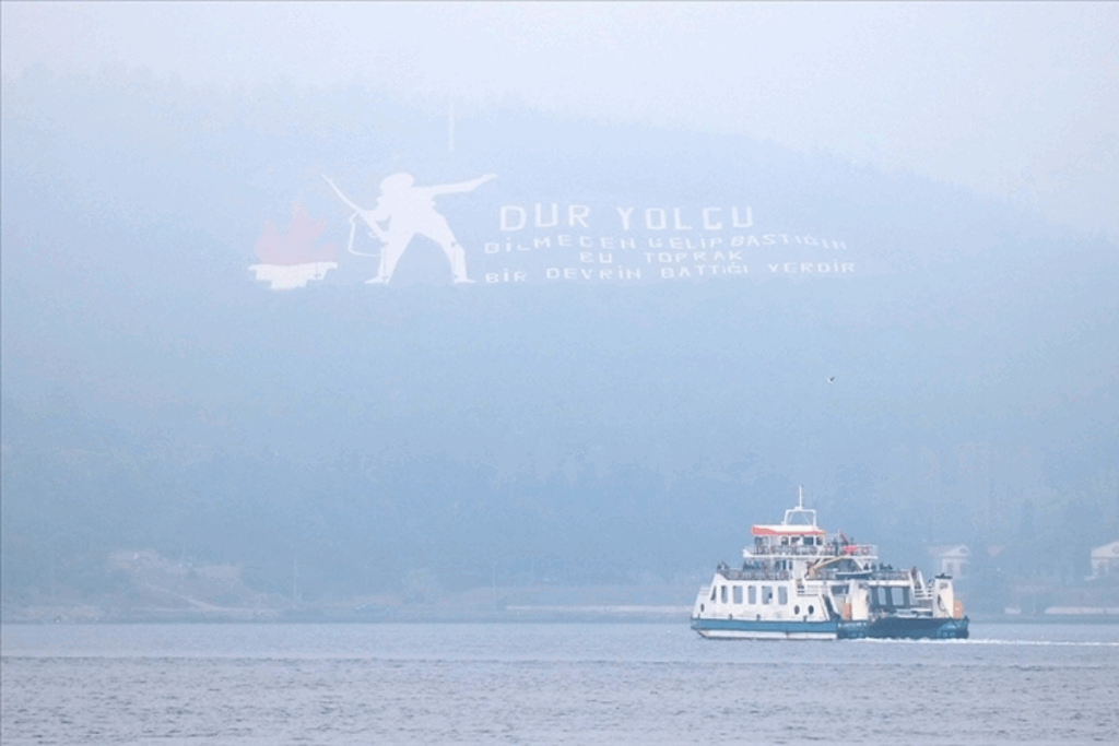 canakkale bogazi sis nedeniyle gemi gecislerine kapatildi 6622OrSP