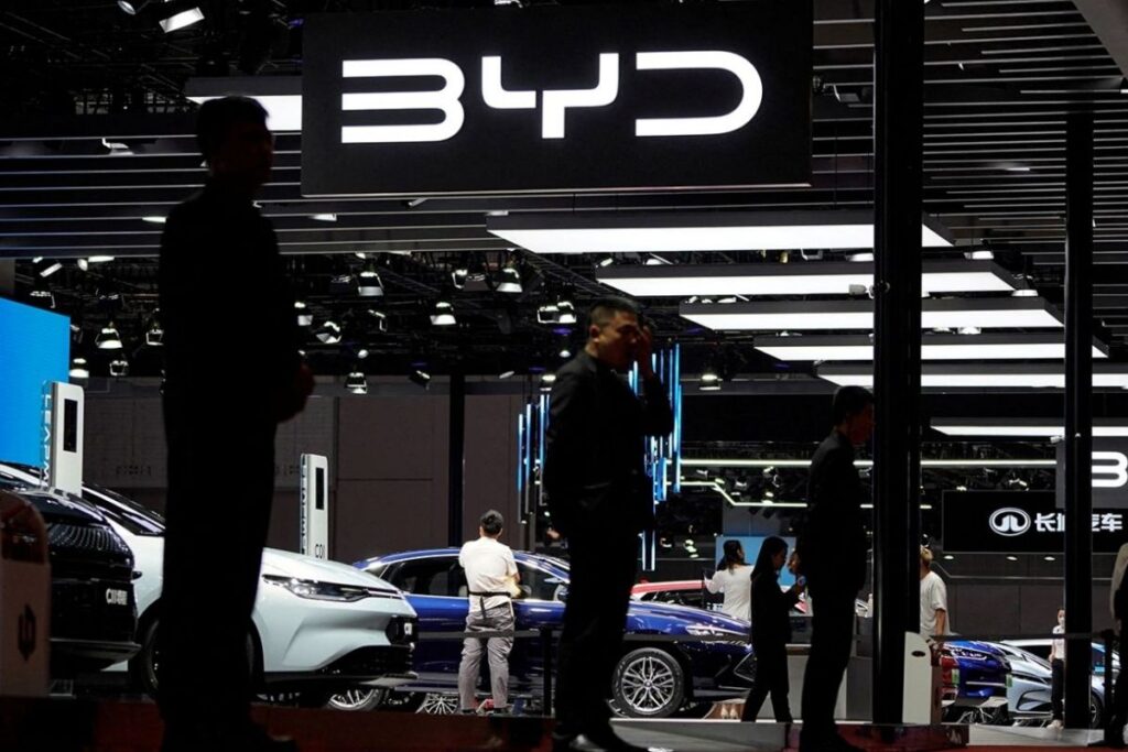 cinli otomotiv devi byd macaristandaki fabrikasinin seri uretimini erteleyecek ET88FLm7