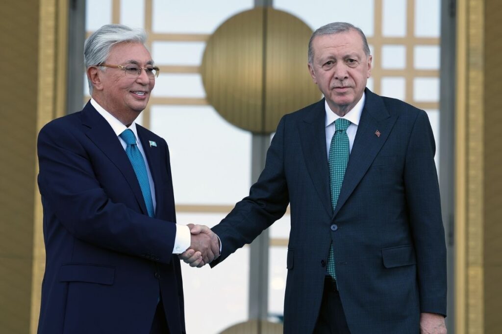cumhurbaskani erdogan daha fazla miktarlarda kazak petrolunun ulkemiz uzerinden dunya pazarlarina ulastirilmasinin yollarini ele mMD1Hu3w