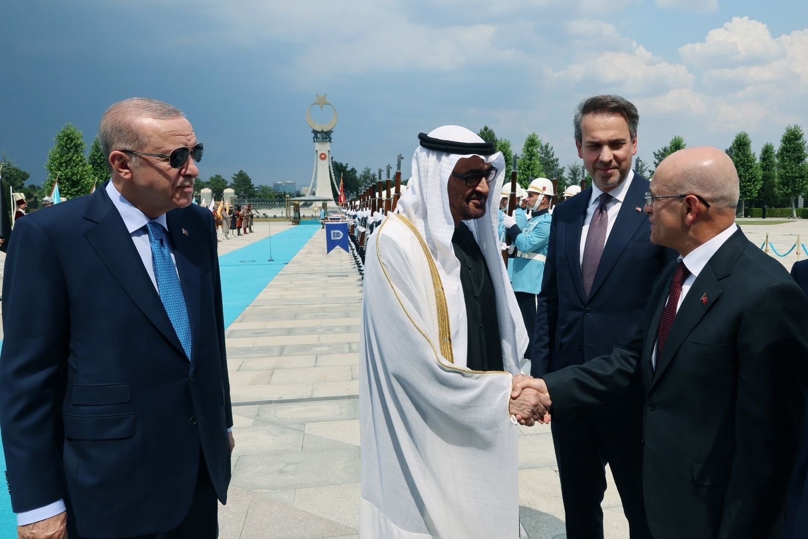 cumhurbaskani erdogan ile bae lideri el nahyan bir araya geldi 7 anlasma imzalandi 0 gNPeO3pZ