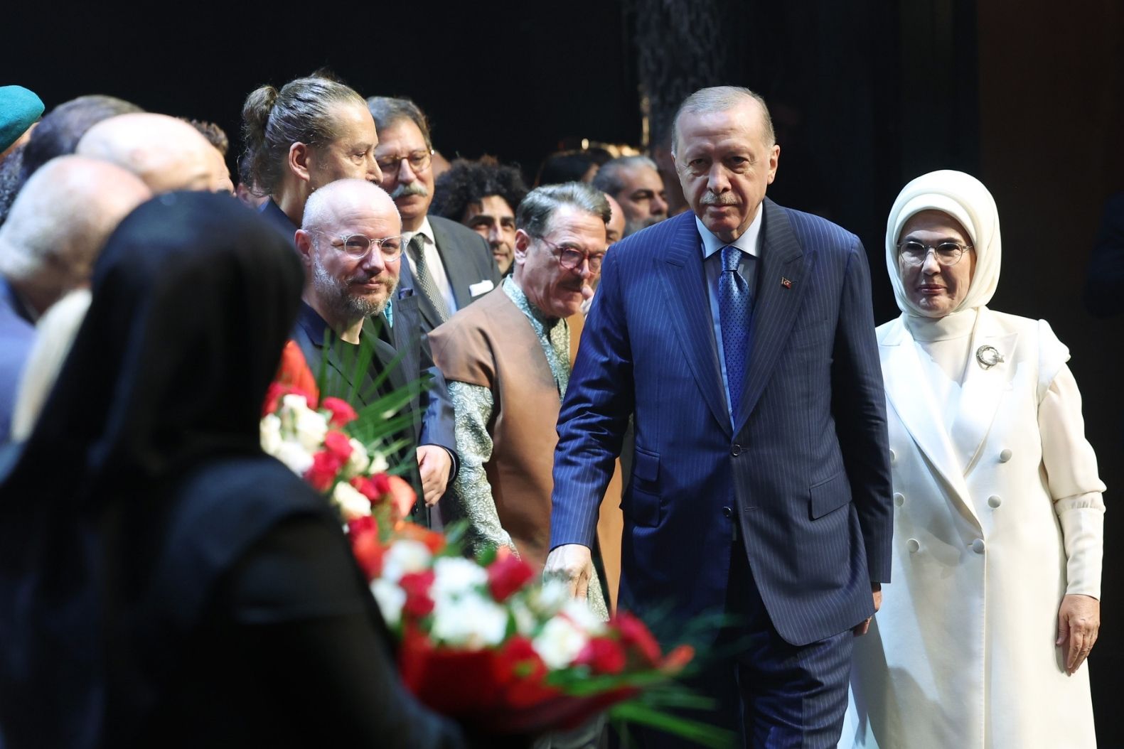 cumhurbaskani erdogan ve esi emine erdogan en uzun gece destaninin ilk temsiline katildi 0