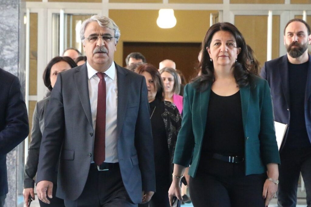 dem heyeti once bahceliyi sonra ozeli ziyaret edecek k5szdQ3u