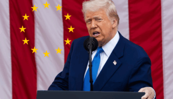 donald trump avrupaya yuzde 15lik tarife acikladi KxPg6r86