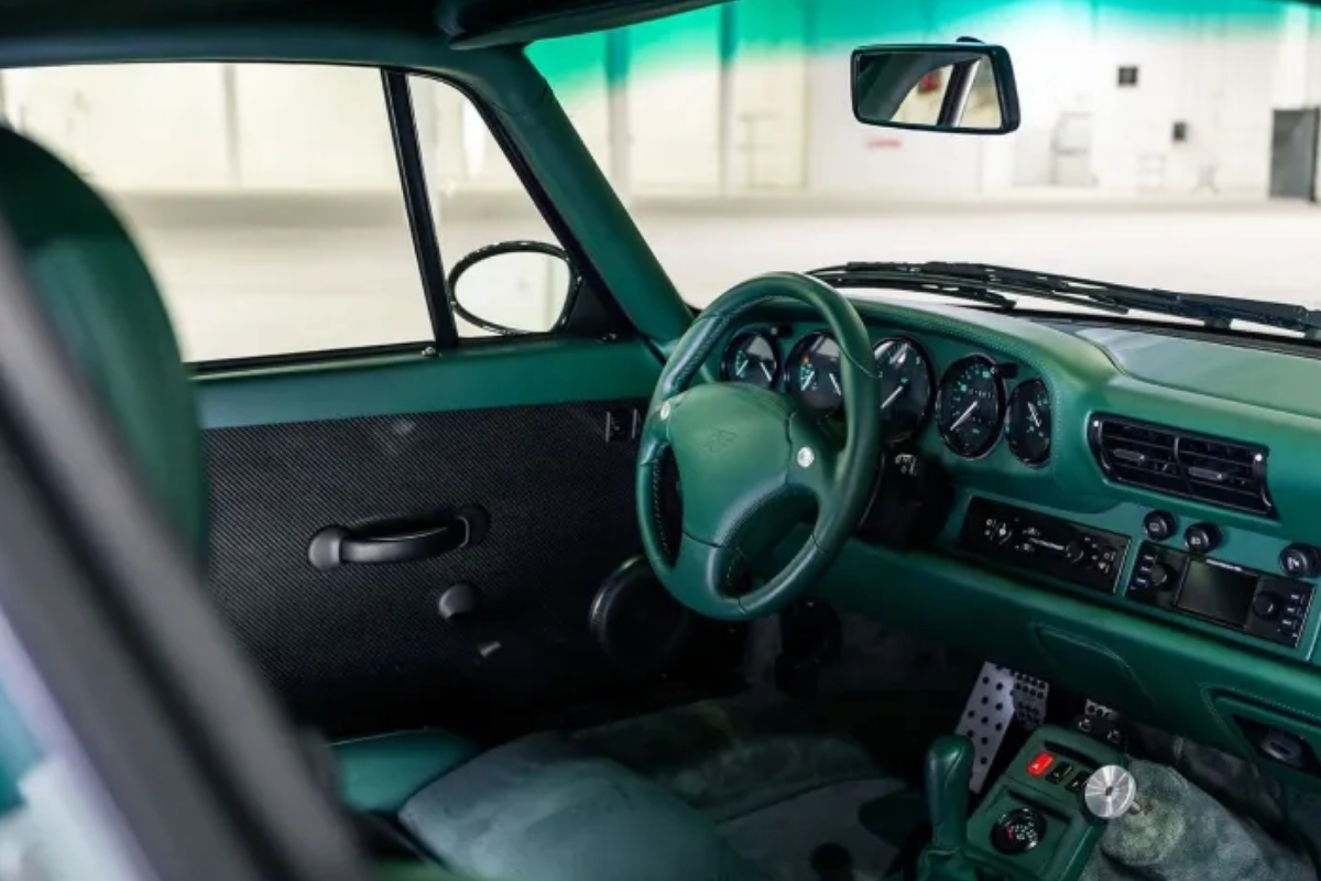 doneminin en hizli otomobillerinden ruf ctr 2 sport karbon govdesi ve 580 beygirlik motoruyla 4kvGijvk