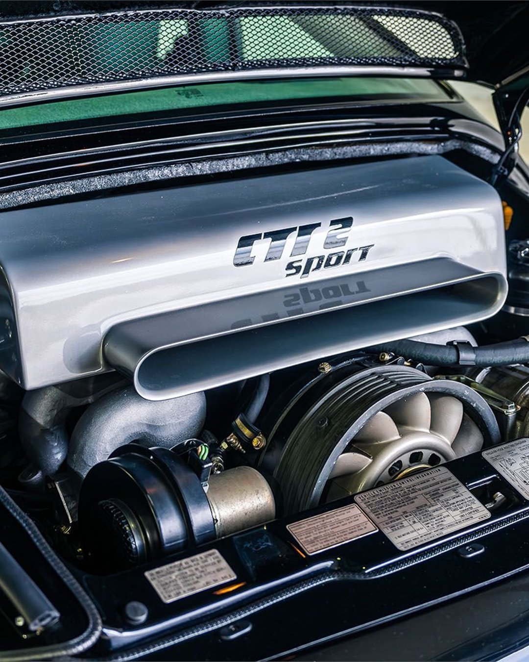 doneminin en hizli otomobillerinden ruf ctr 2 sport karbon govdesi ve 580 beygirlik motoruyla