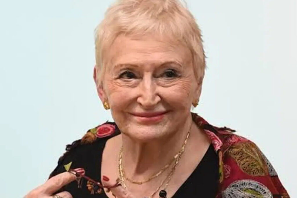 edebiyatci pinar kur hayatini kaybetti PTt6P2NI
