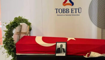 eski tcmb baskani sureyya serdengecti icin tobb etude toren duzenlendi vBOxeqB7