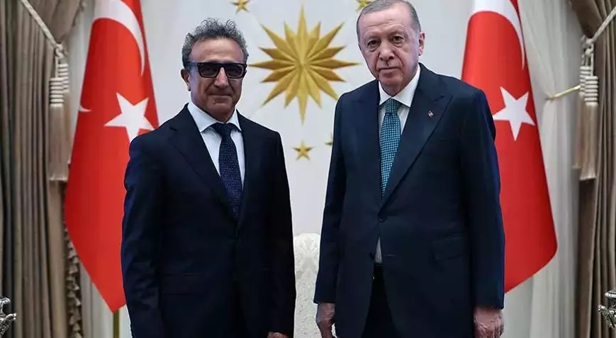 fenerbahceye sponsorluga bugun imza atan chobaninin patronu hamdi ulukaya dun cumhurbaskani erdogan tarafindan kabul 881KrYeh