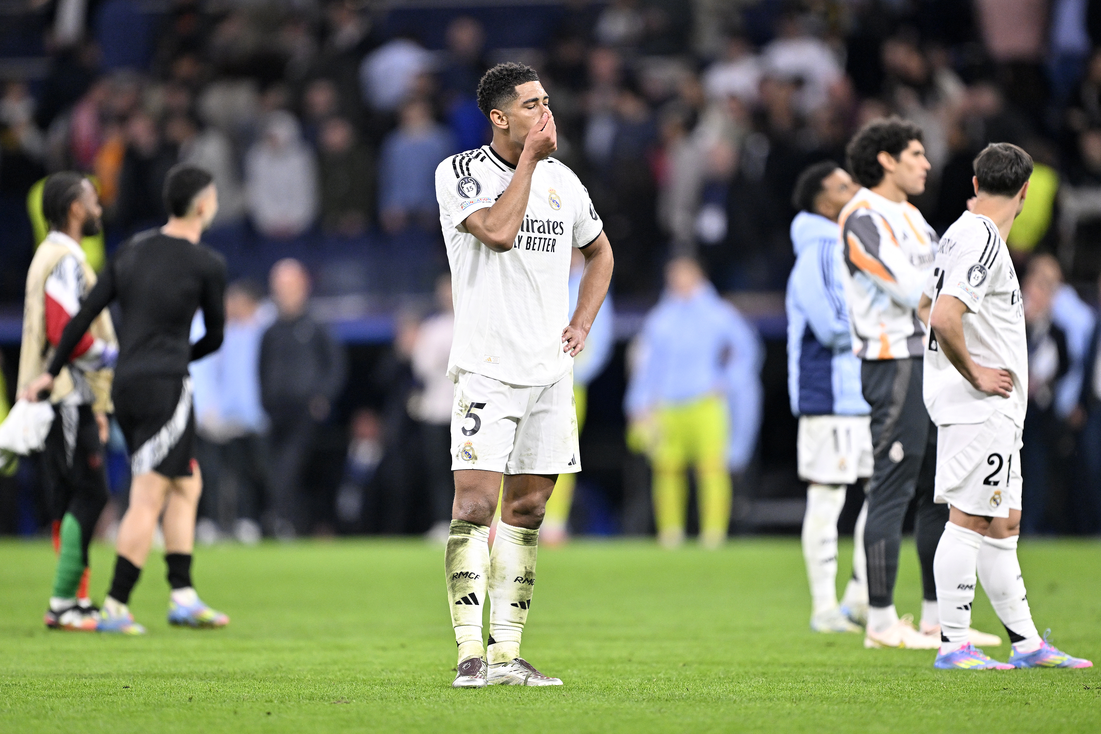 futbolun iki devi ayin gece devler liginden elendi 1