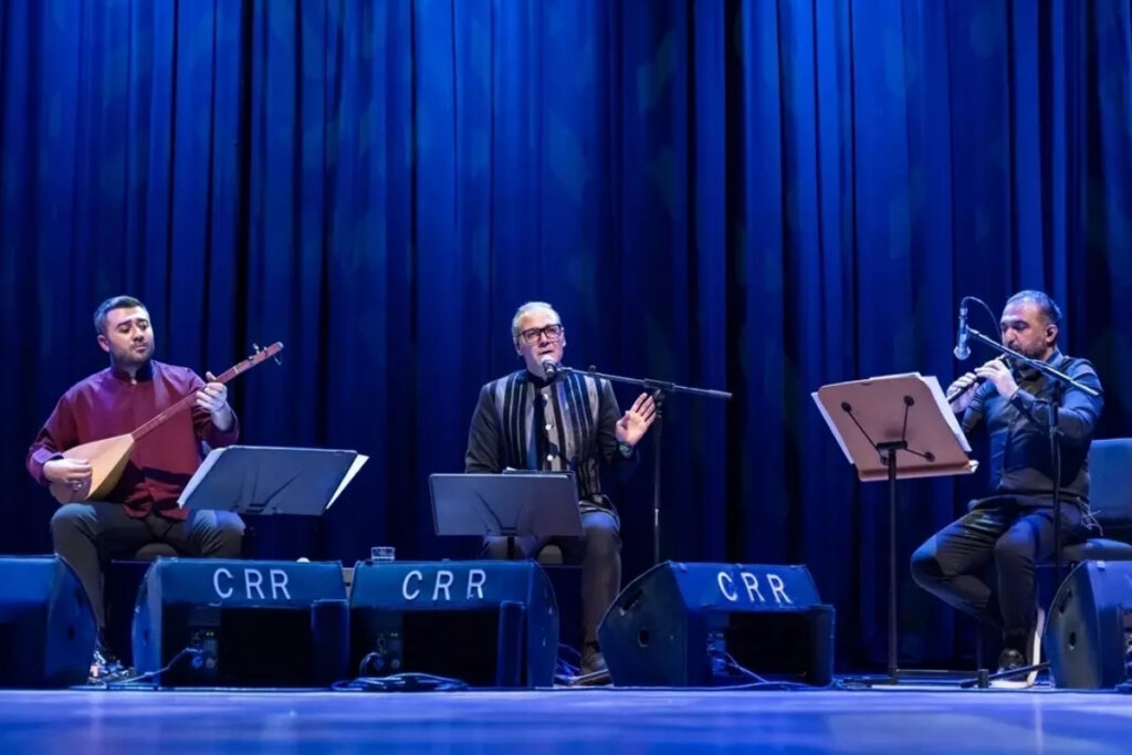 iranli sarkici alireza ghorbani istanbulda muzikseverlerle bulusacak THgtXll3