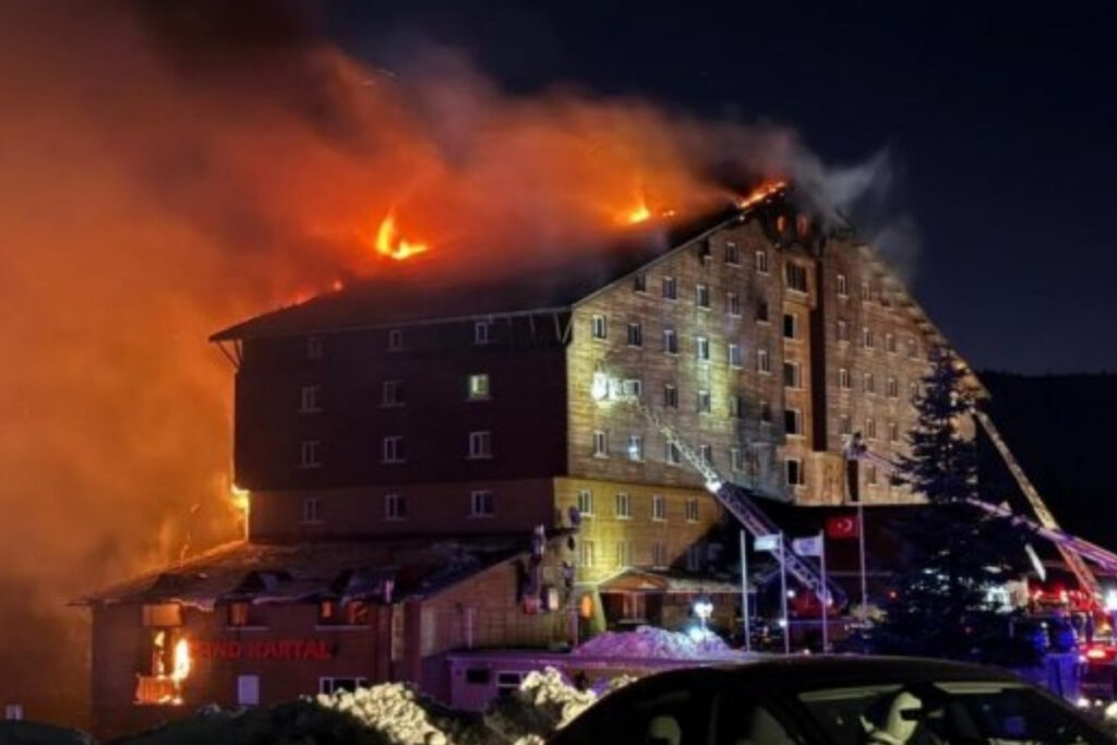 kartalkayadaki otel yangininda ihmaller zinciri yangin tupu yoktu kapilar acilmadi 78 kisi hayatini kaybetti 9m8IO3iw