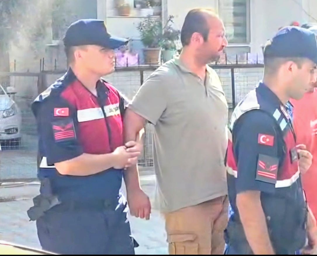 kizilay fethiye sube baskaninin bir oglu uyusturucudan diger oglu gocmen kacakciligindan tutuklandi 0 eMcj3q5a