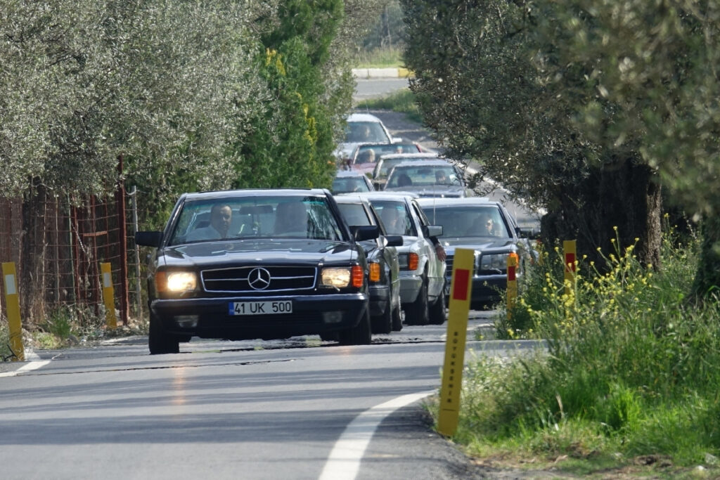 klasik mercedes benz kulubu 2025 yili etkinliklerinin ilkini balikesirin edremit ilcesindeki kazdaglarinda gerceklestirdi ukgjLQGd