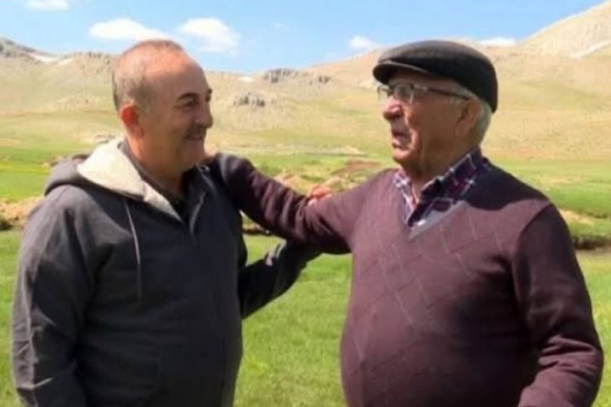 mevlut cavusoglu osman aga olarak taninan babasi osman cavusoglunu kaybetti 2