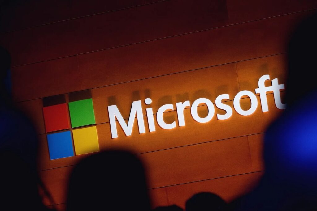 microsoft cinli hackerlarin yazilim aciklarindan faydalandigini belirtti R9lzdx59